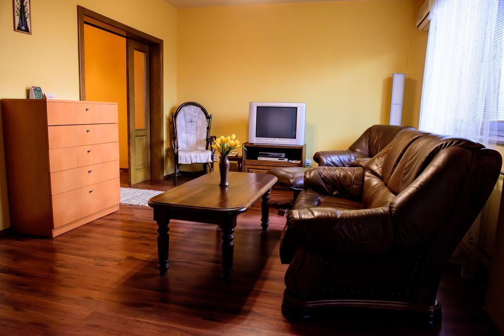 Hotel Slnecny Dvor Michalovce Ruang foto