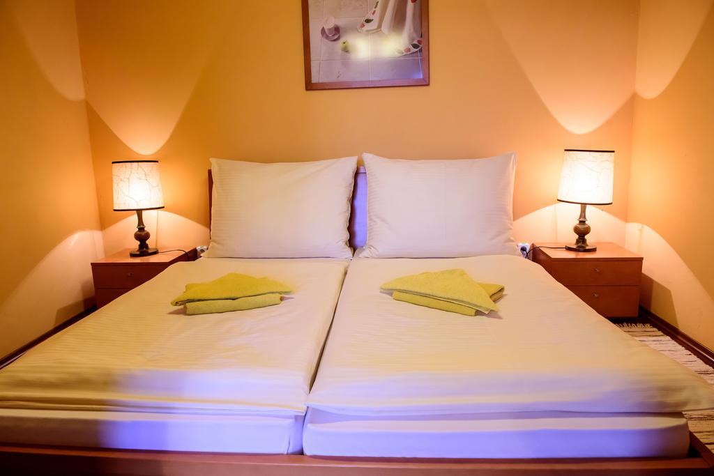 Hotel Slnecny Dvor Michalovce Ruang foto