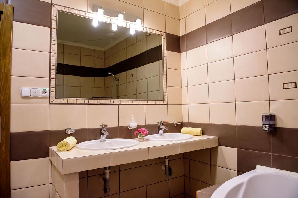 Hotel Slnecny Dvor Michalovce Ruang foto