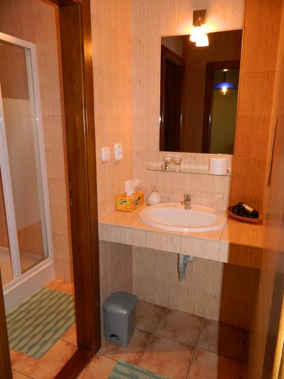 Hotel Slnecny Dvor Michalovce Ruang foto