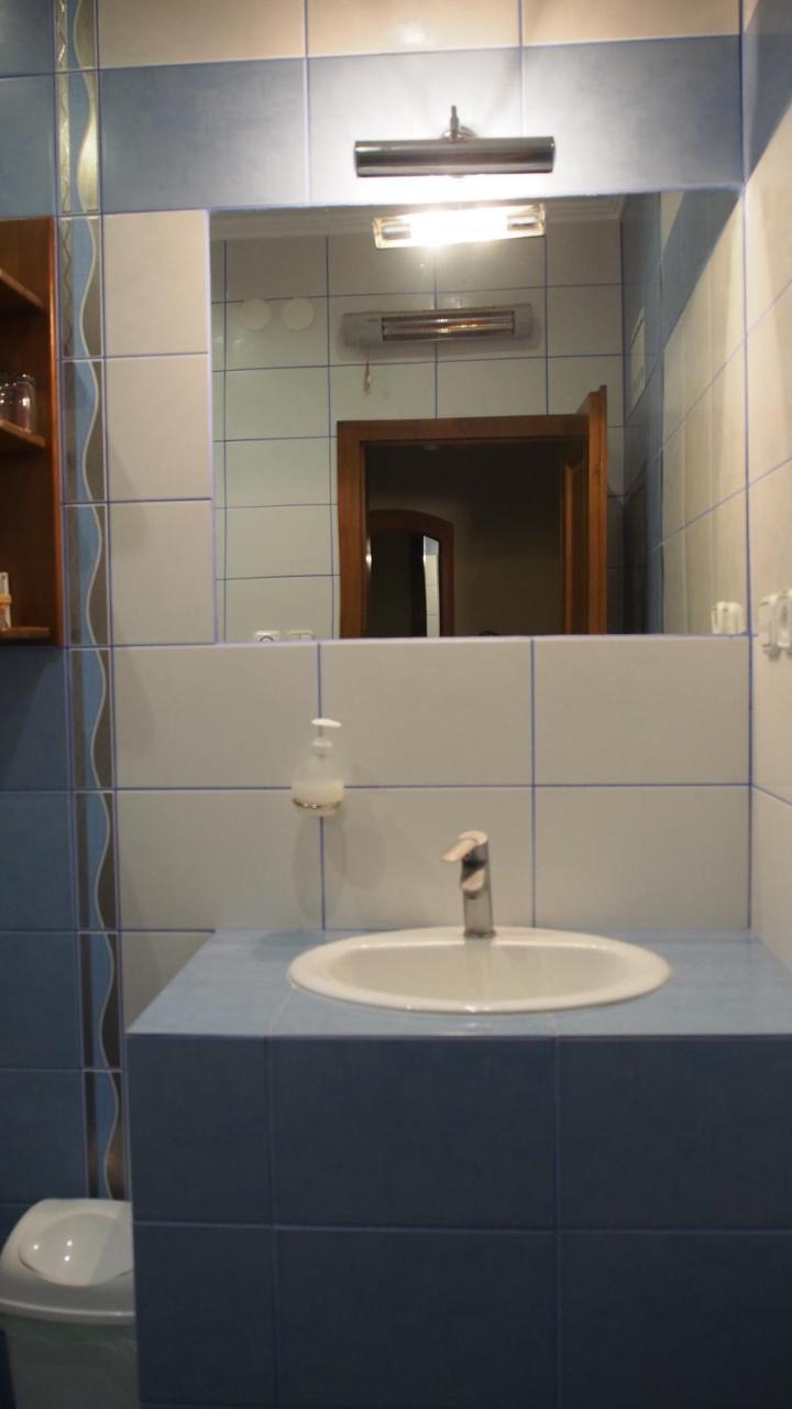 Hotel Slnecny Dvor Michalovce Bagian luar foto